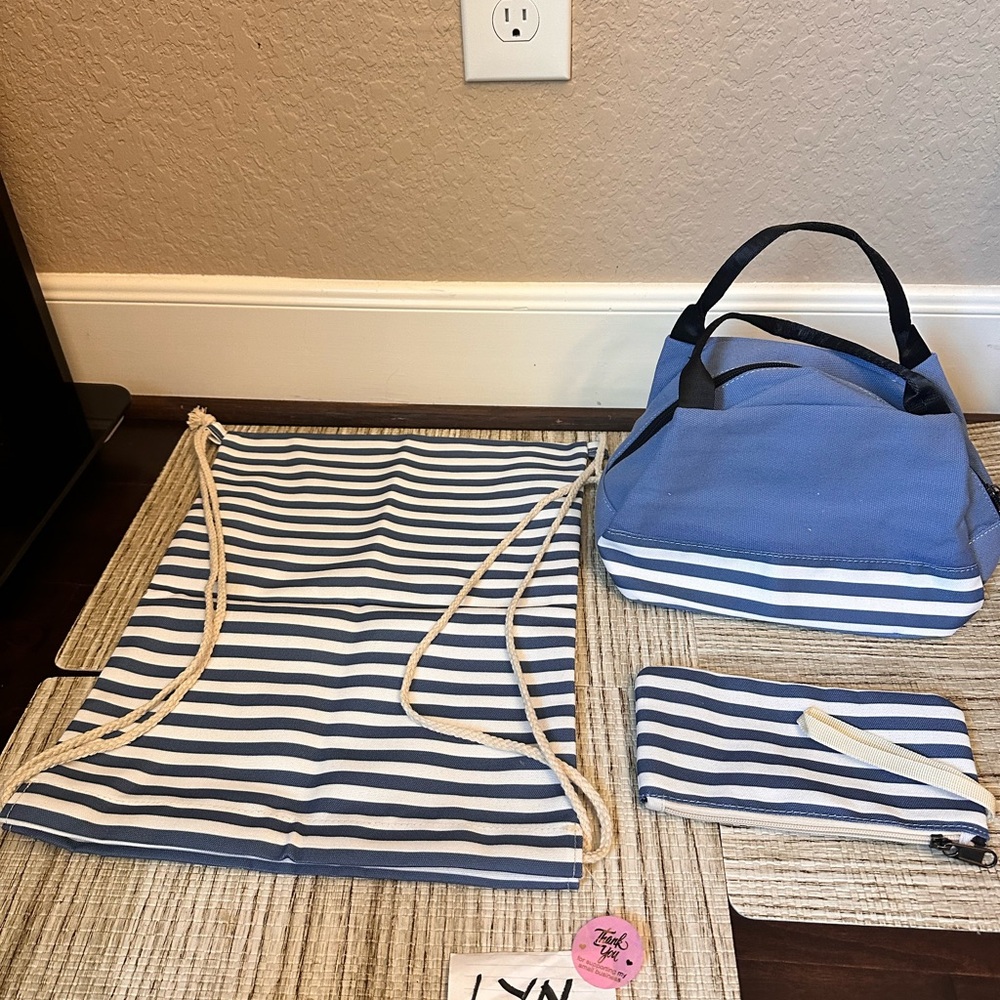 School Backpack Set - Picture 5 of 10